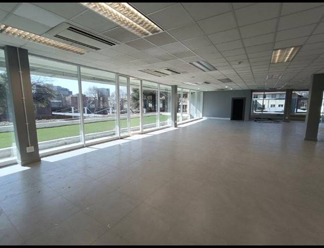 BUSINESS PROPERTY TO RENT IN WIERDA VALLEY